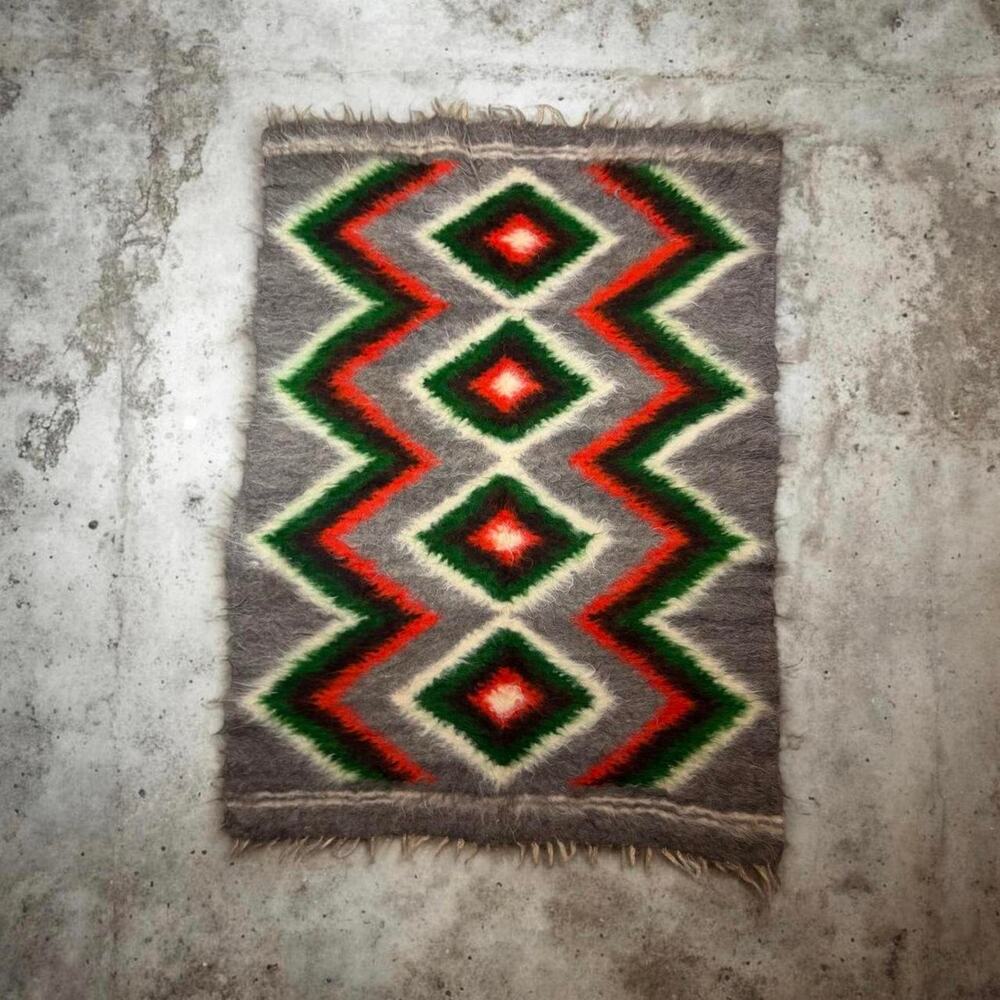 Vintage hand‎ made with sheep